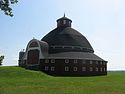 J. H. Manchester Round Barn, selatan angle.jpg