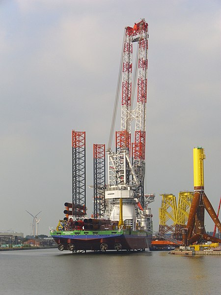 File:Jack-up vessel Innovation 2012-09-04.jpg