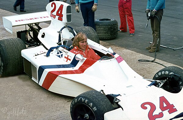 Hunt in the Hesketh at the 1975 British Grand Prix
