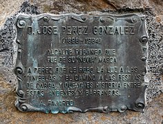 Inscripción en el monumento de José Pérez González