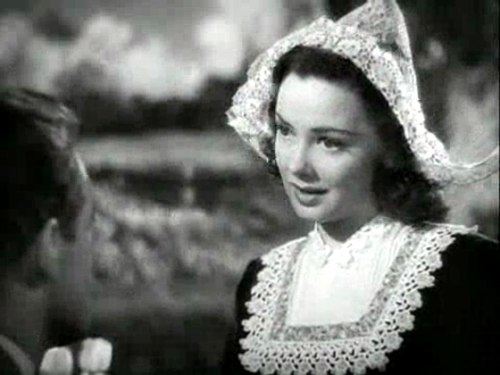 Kathryn Grayson in Seven Sweethearts (1942), a musical romantic comedy film