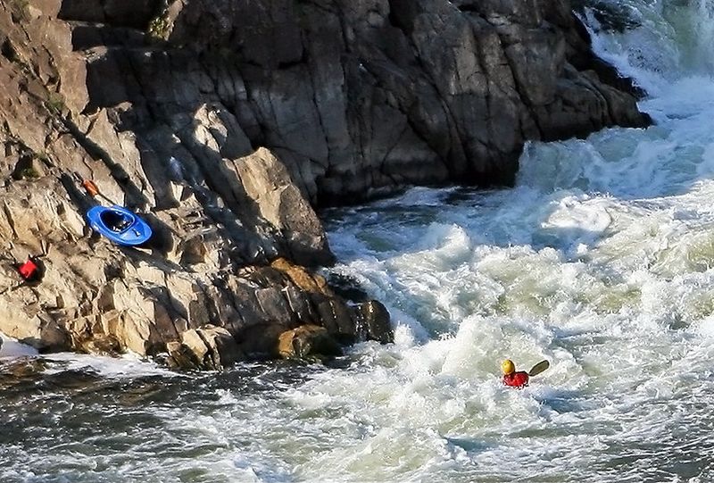 File:Kayaking.jpg