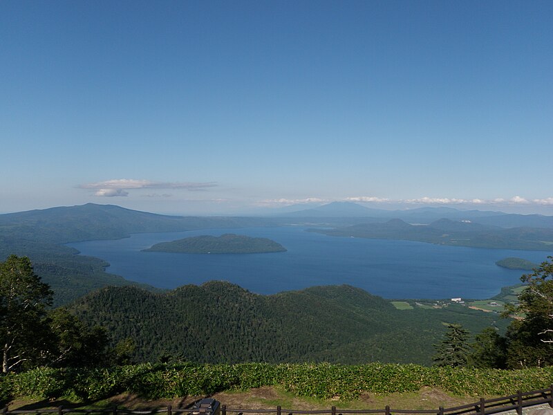 File:Lake Kussharo from Tsubetsu pass deck 2009.jpg