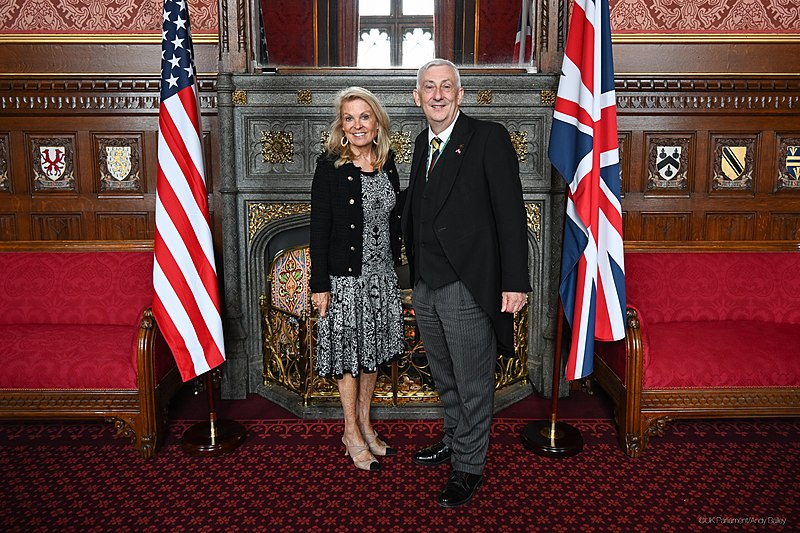 File:Lindsay Hoyle and Jane Hartley.jpg