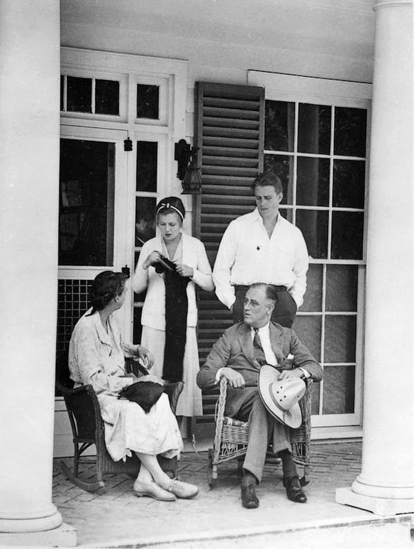 Elizabeth and Elliott Roosevelt (standing) with Eleanor and Franklin Roosevelt at the Little White House in Warm Springs, Georgia