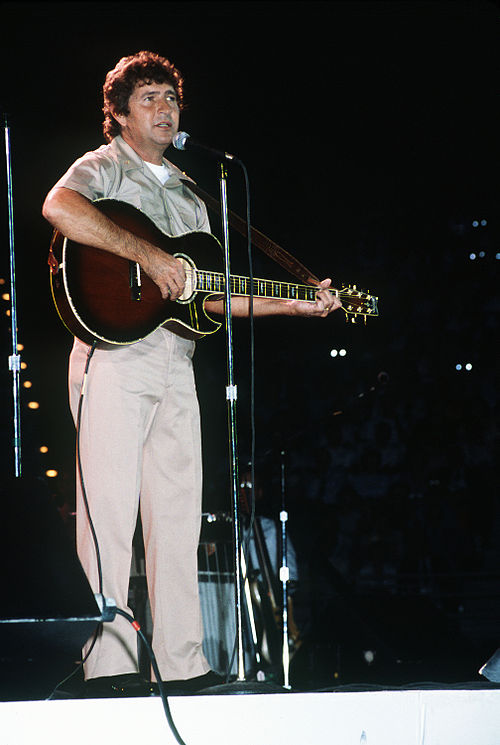 Davis performing in 1986