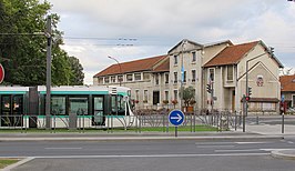Gemeentehuis met tram naar La Défense