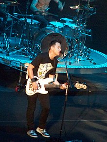 Juhtvokaal Mark Hoppus (ees), trummar Travis Barker (taga)