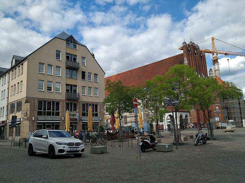 File:Marktplatz Frankfurt (Oder).jpg