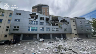 Le centre médical ISIDA, rue Raïssy Okipnoï, après les frappes.