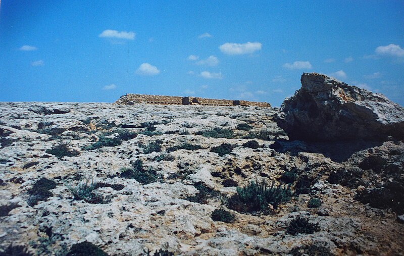 File:Megalithic ChamberTombMinorca 01.JPG