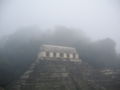 Palenque: Pyramide der Inschriften im Morgennebel