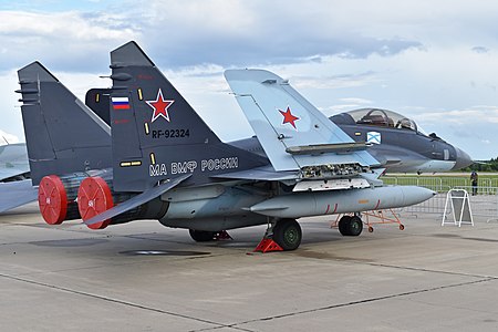 Fail:Mikoyan-Gurevich_MiG-29K_‘RF-92324_-_48_blue’_(36928677816).jpg