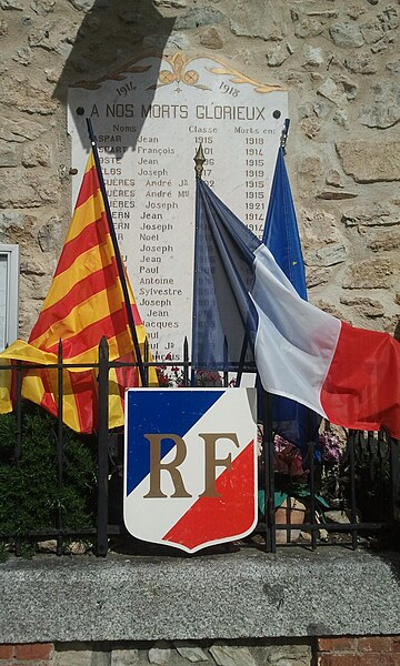 File:Montferrer - Monument aux morts.jpg