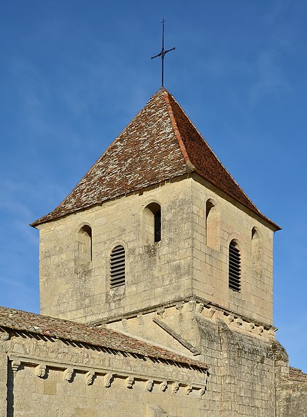 File:Montpeyroux 24 Église clocher 2014.jpg