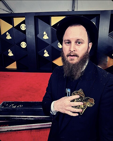 File:Moshe Reuven at the Grammys 2024.jpg