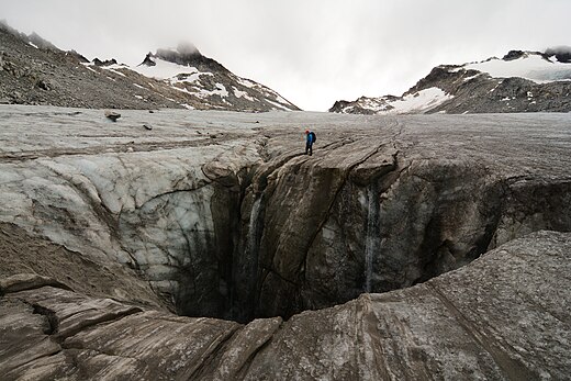 Grote gletsjermolen op Snowbird Glacier, Talkeetnagebergte, Alaska