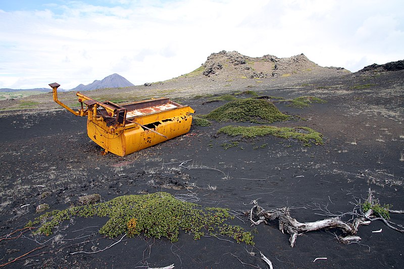 File:Myvatn-Jardbadsholar-42-2018-gje.jpg