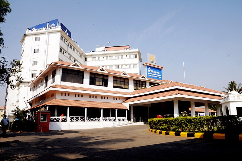 File:Narayana Institute of Cardiac Sciences, Bangalore, Karnataka, India (2014).jpg