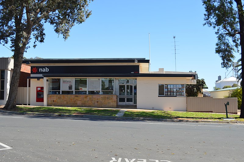 File:Ouyen National Australia Bank 002.JPG