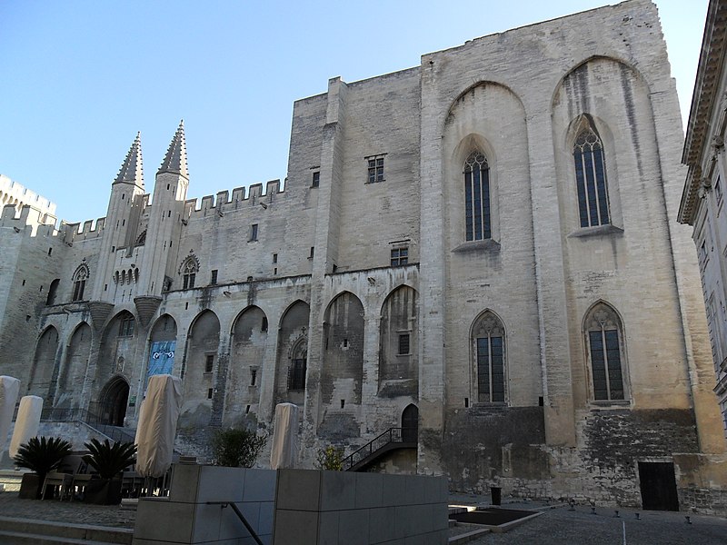 File:Palais des papes d'Avignon - panoramio.jpg