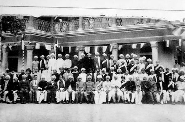H. V. Nanjundaiah in the conference held in Bangalore in 1915 which led to the creation of Kannada Saahithya Parishath