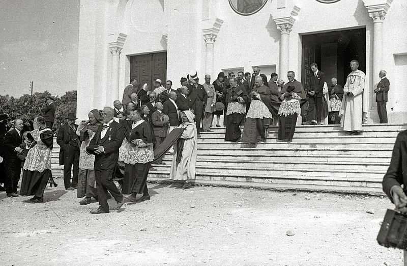 File:Peregrinación española al XXX Congreso Eucarístico Internacional en Cartago (11 de 26) - Fondo Marín-Kutxa Fototeka.jpg