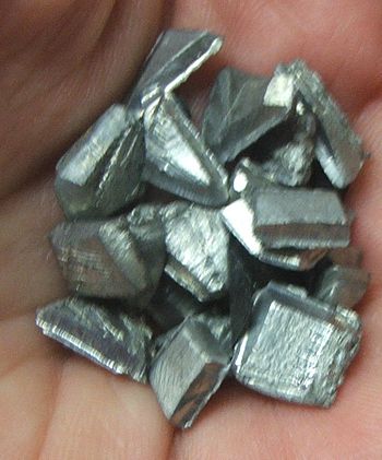 English: Chunks of pewter from a pewter spoon