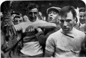 Pierino Bertolazzo vincitore dei campionati del mondo di ciclismo su strada di Zurigo 1929.png