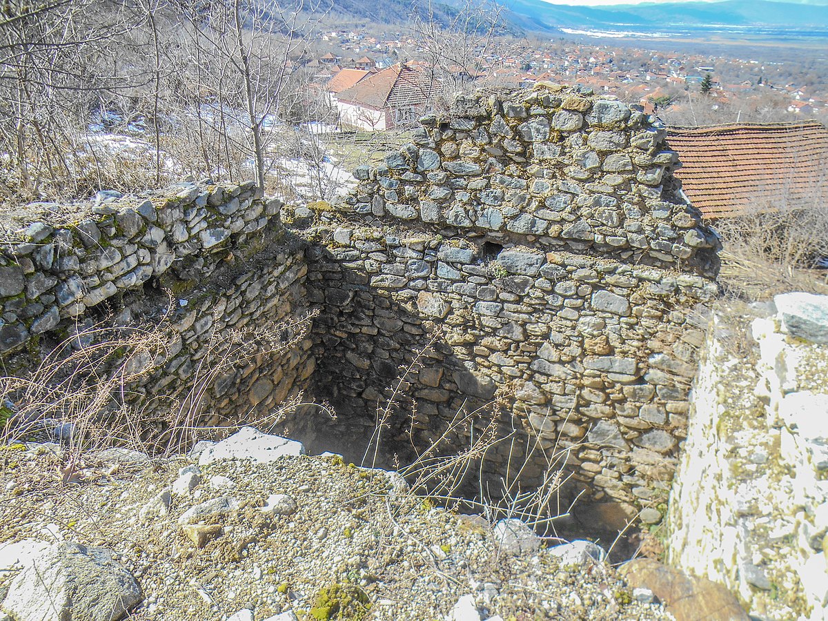 Кула форум. Останки укрепленой каменной башни "кула" в Южной Европе. Челе-кула. Кула.