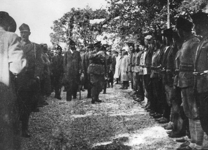 File:Pirzio Biroli and Bajo Stanišić inspect troops.jpg