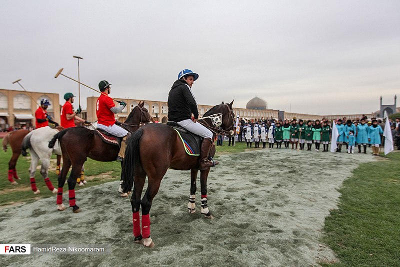 File:Polo Match in Naqsh-e Jahan Square (13970901000810636785176109574038 14070).jpg