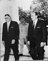 President Nasser en de nieuwe premier Zakariya Mohieddin na beëdiging, Bestanddeelnr 918-2837.jpg