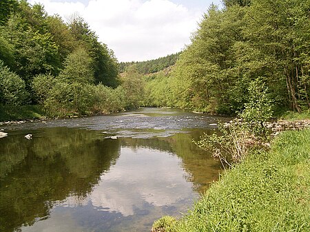 Radevormwald Wupper zwischen Oede Schlenke und Neuland 01 ies