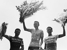 Raymond Poulidor, Jacques Anquetil and Federico Bahamontes podium, Tour de France 1964 (cropped).jpg