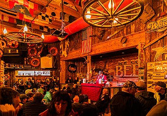 View of the interior. Red Dog Saloon, Juneau, Alaska, Estados Unidos, 2017-08-17, DD 22.jpg