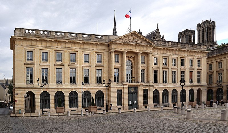 File:Reims Place Royale Sous-Préfecture.jpg