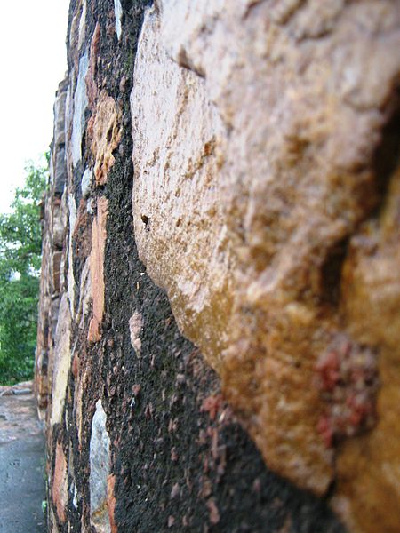 File:Remaining Walls & Gateways, Feroz Shah Kotla, Delhi 12.JPG