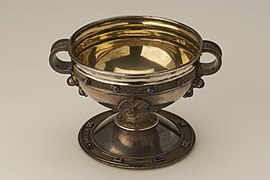 File:Replica of the Ardagh Chalice.jpg