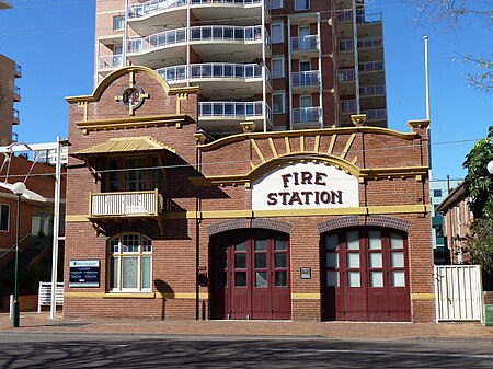 ไฟล์:Retina Consultants (Old Fire Station building), 27 MacMahon Street, Hurstville, New South Wales (2010-07-18).jpg