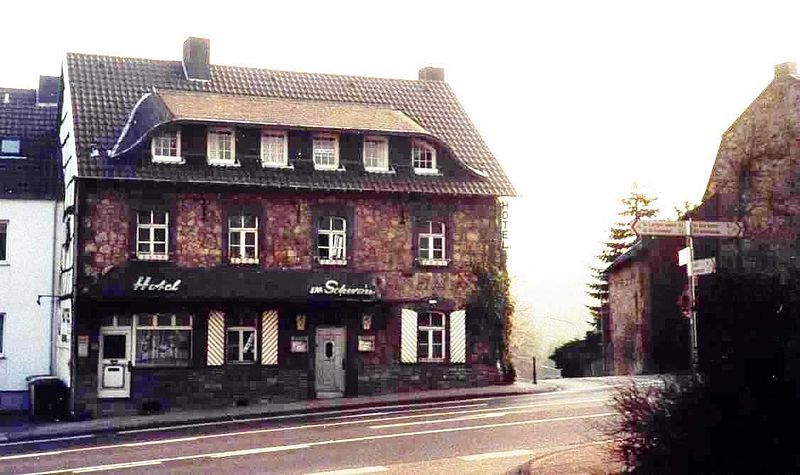 File:Roehe-hotel.jpg