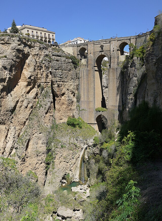 File:Ronda_Puente_Nuevo_and_El_Tajo_gorge.jpg