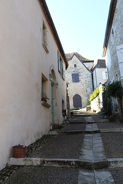 File:Ruelle à Creysse (Lot).jpg