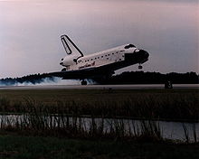 Atlantis touches down at the Shuttle Landing Facility at the end of STS-74 STS-74 Landing.jpg