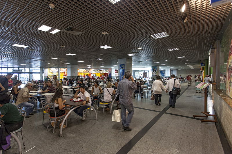 File:Salvador aeroporto praça de alimentação 2.jpg