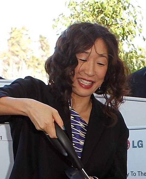 File:Sandra Oh 2011 Independent Spirit Awards 1 (cropped).jpg