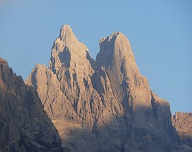 Vue du Sass Maor (à gauche) et de la Cima della Madonna (à droite)