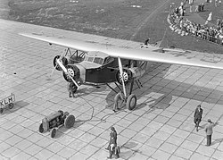 Die PH-AID Duif (Taube) auf dem Flughafen Schiphol, 1933