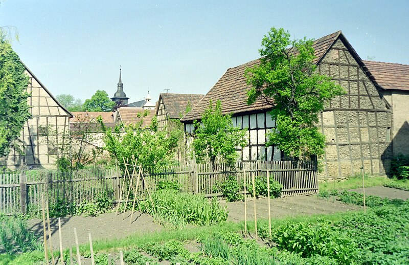 File:Schloßvippach 1991-06-01 05.jpg