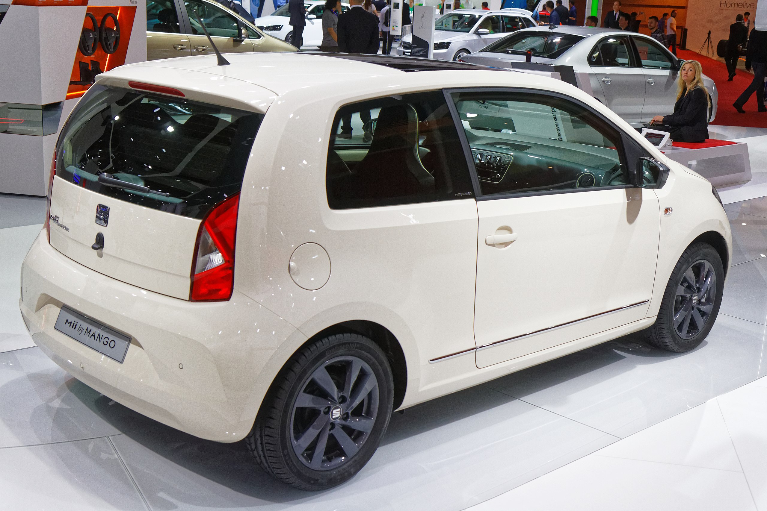 File:Seat Mii by MANGO - Mondial de l'Automobile de Paris 2014 - 004.jpg -  Wikimedia Commons